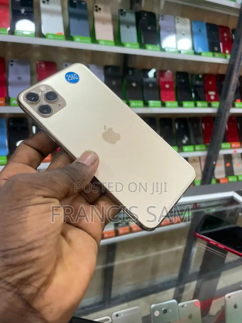 New Apple iPhone 11 Pro Max 256 GB Gold