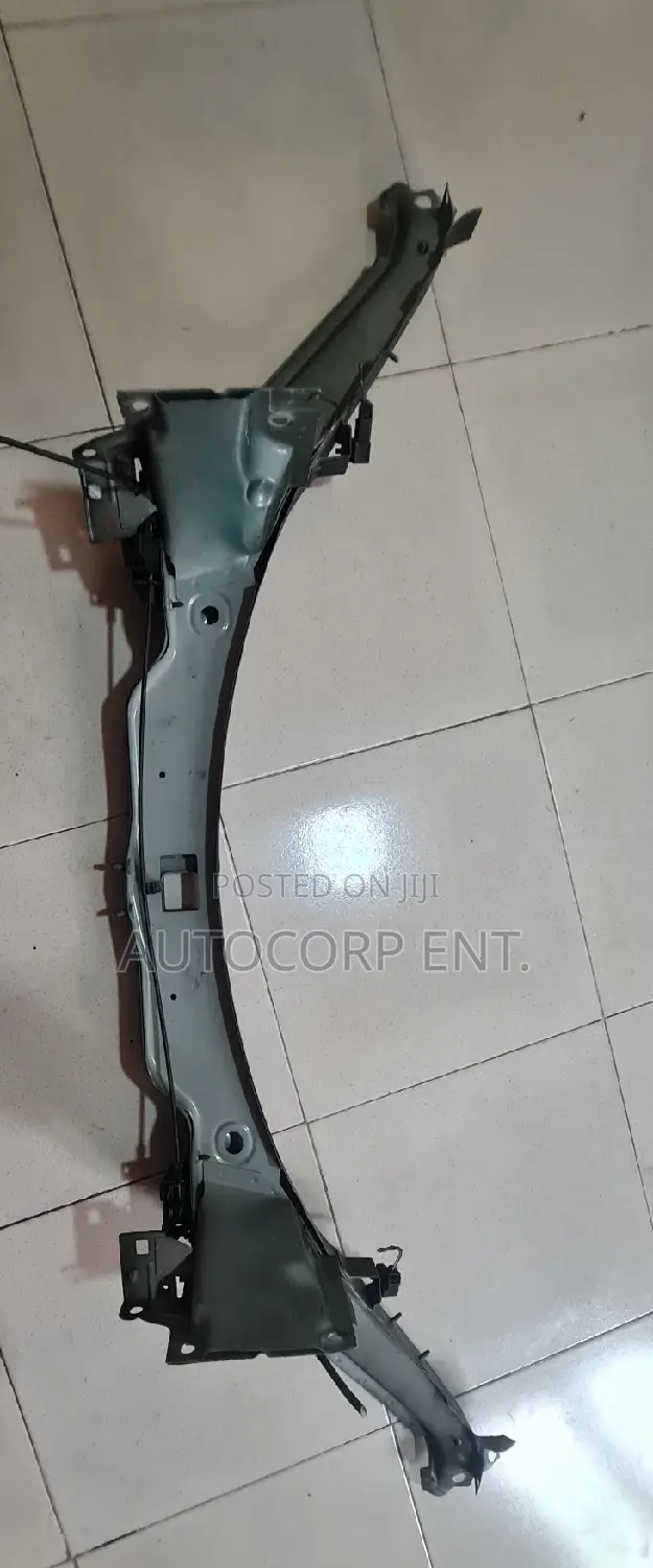 2011 - 2015 Jaguar XF X250 Radiator Support/ Guide