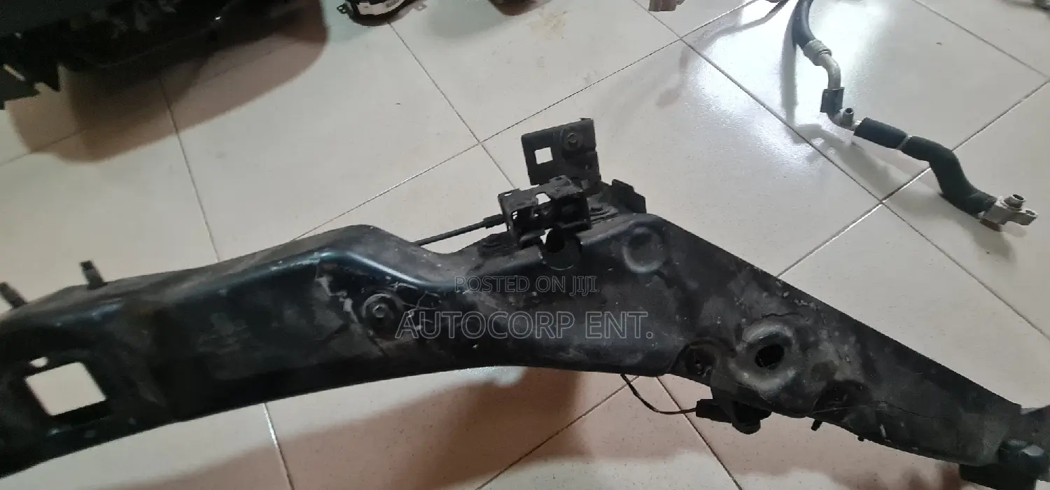 2011 - 2015 Jaguar XF X250 Radiator Support/ Guide