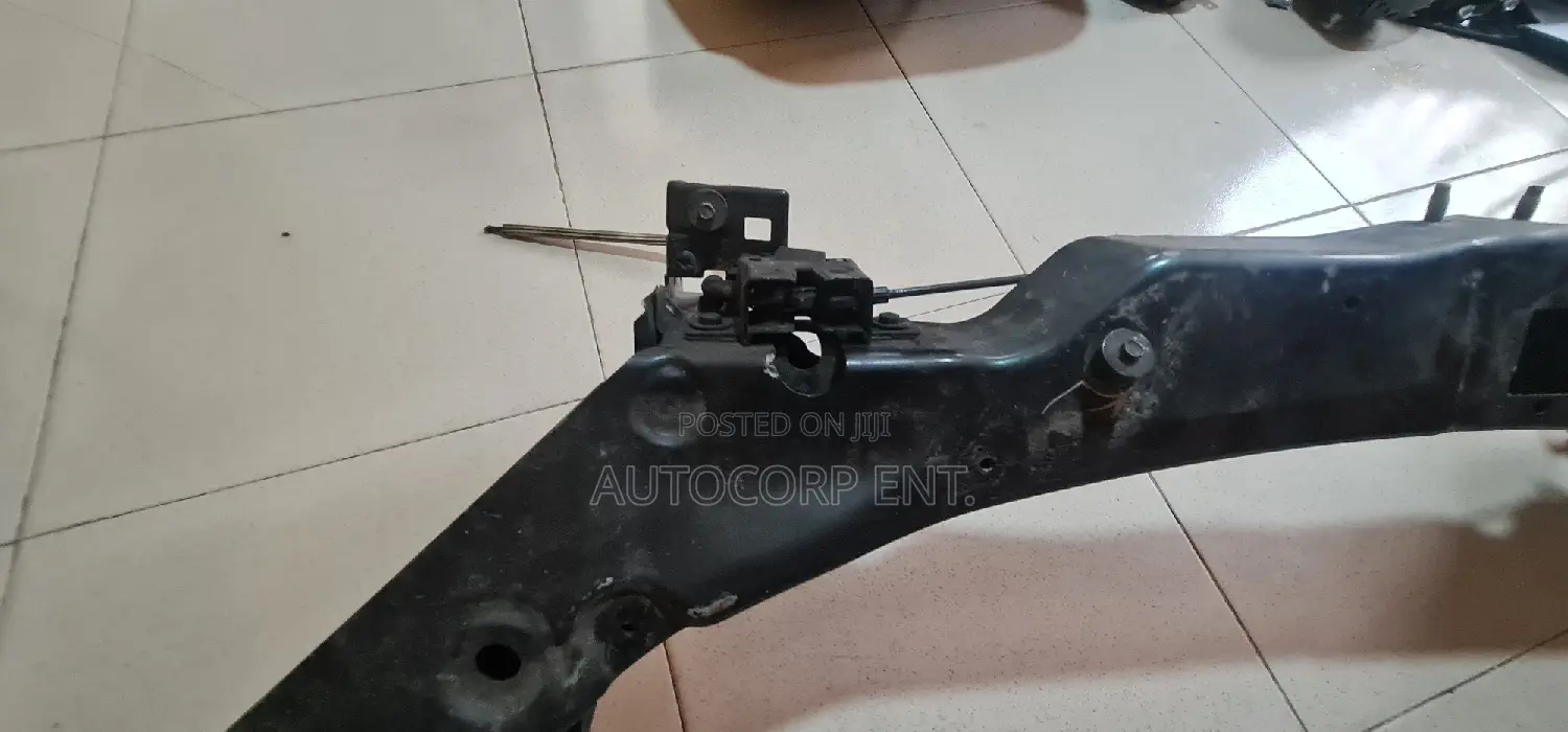 2011 - 2015 Jaguar XF X250 Radiator Support/ Guide