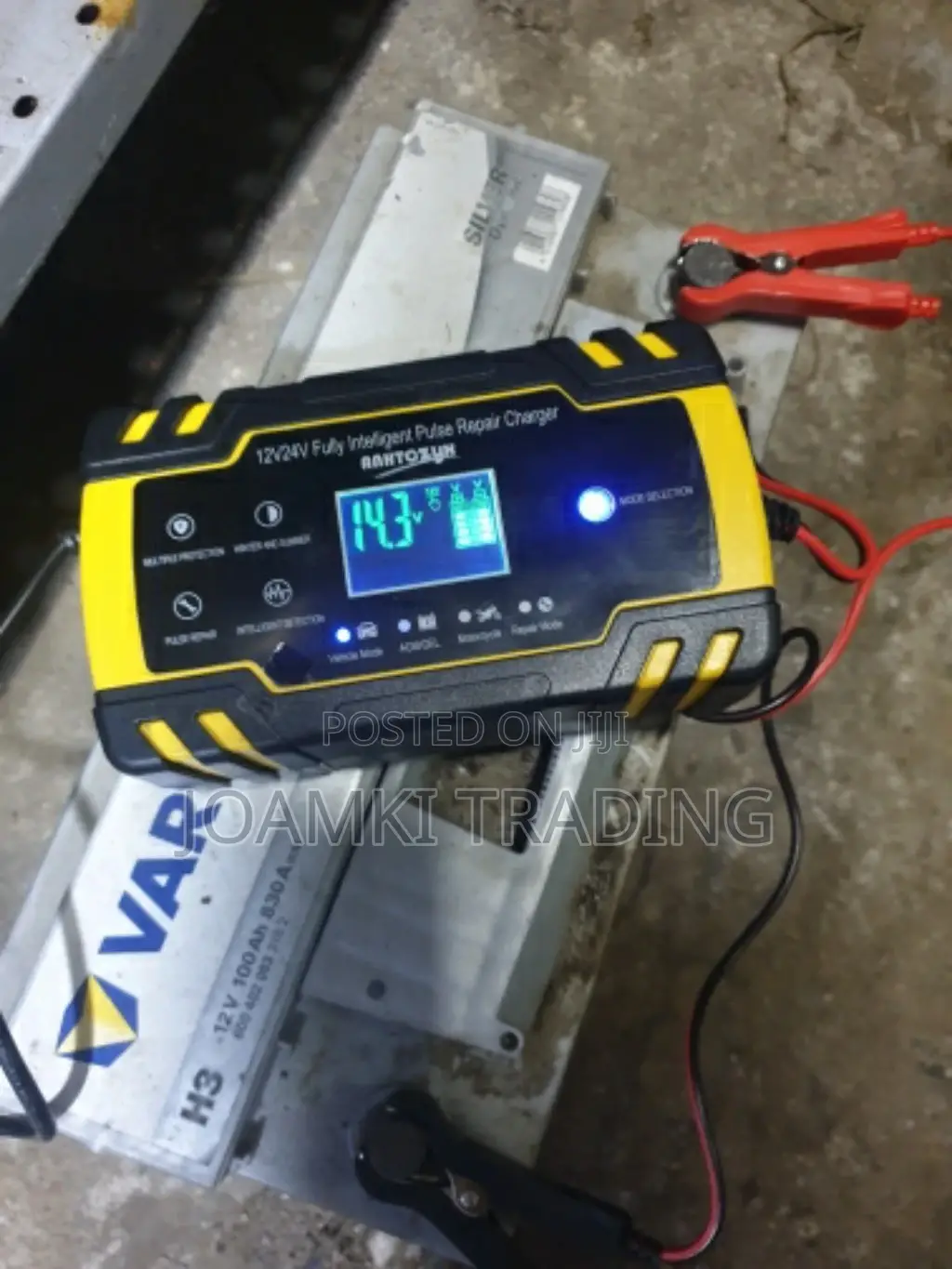 Car Battery Charger,12v/24v Intelligent Pulse Repair LCD