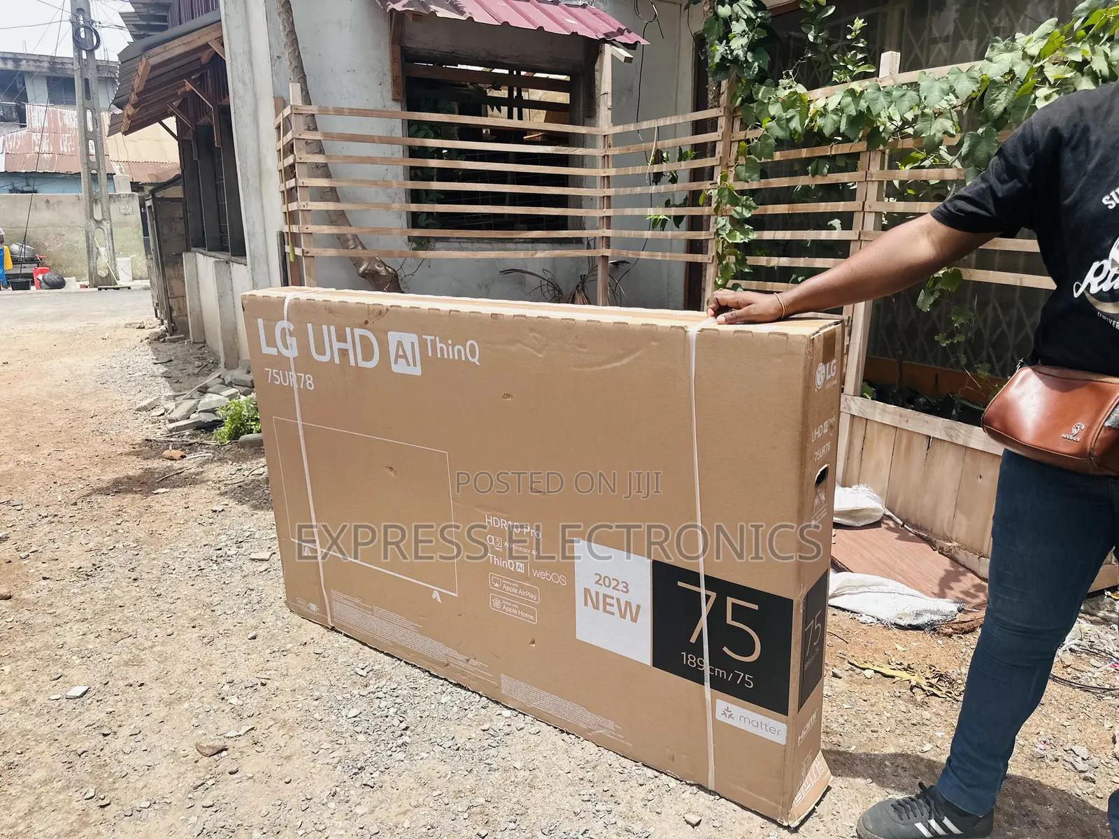High Quality Display UHD Smart Glossy 75”UR78