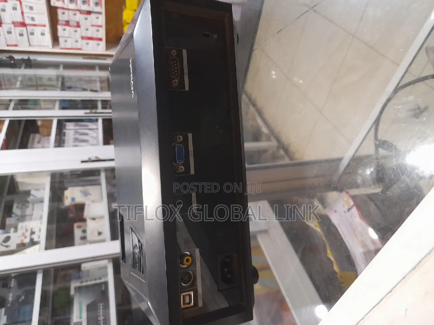 Vivitek Projector ( 2800 Lumens )