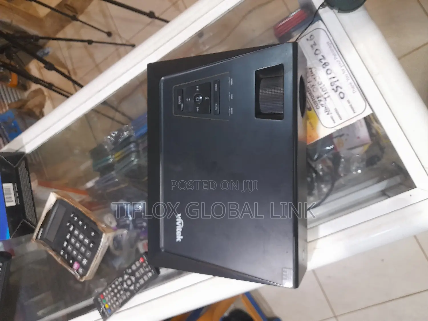 Vivitek Projector ( 2800 Lumens )