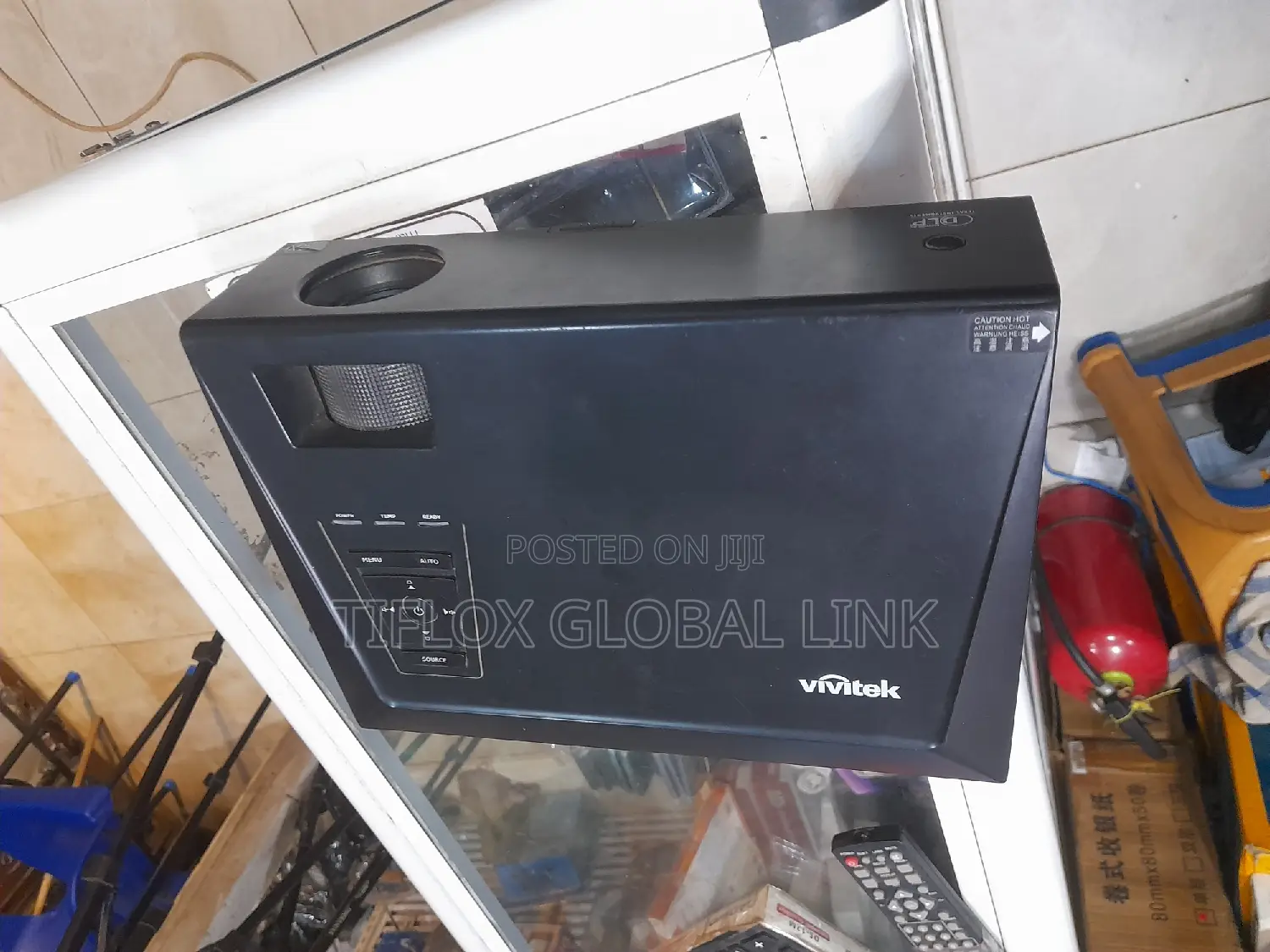 Vivitek Projector ( 2800 Lumens )