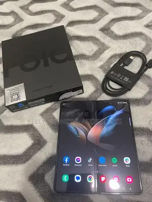 New Samsung Galaxy Z Fold4 512 GB Black