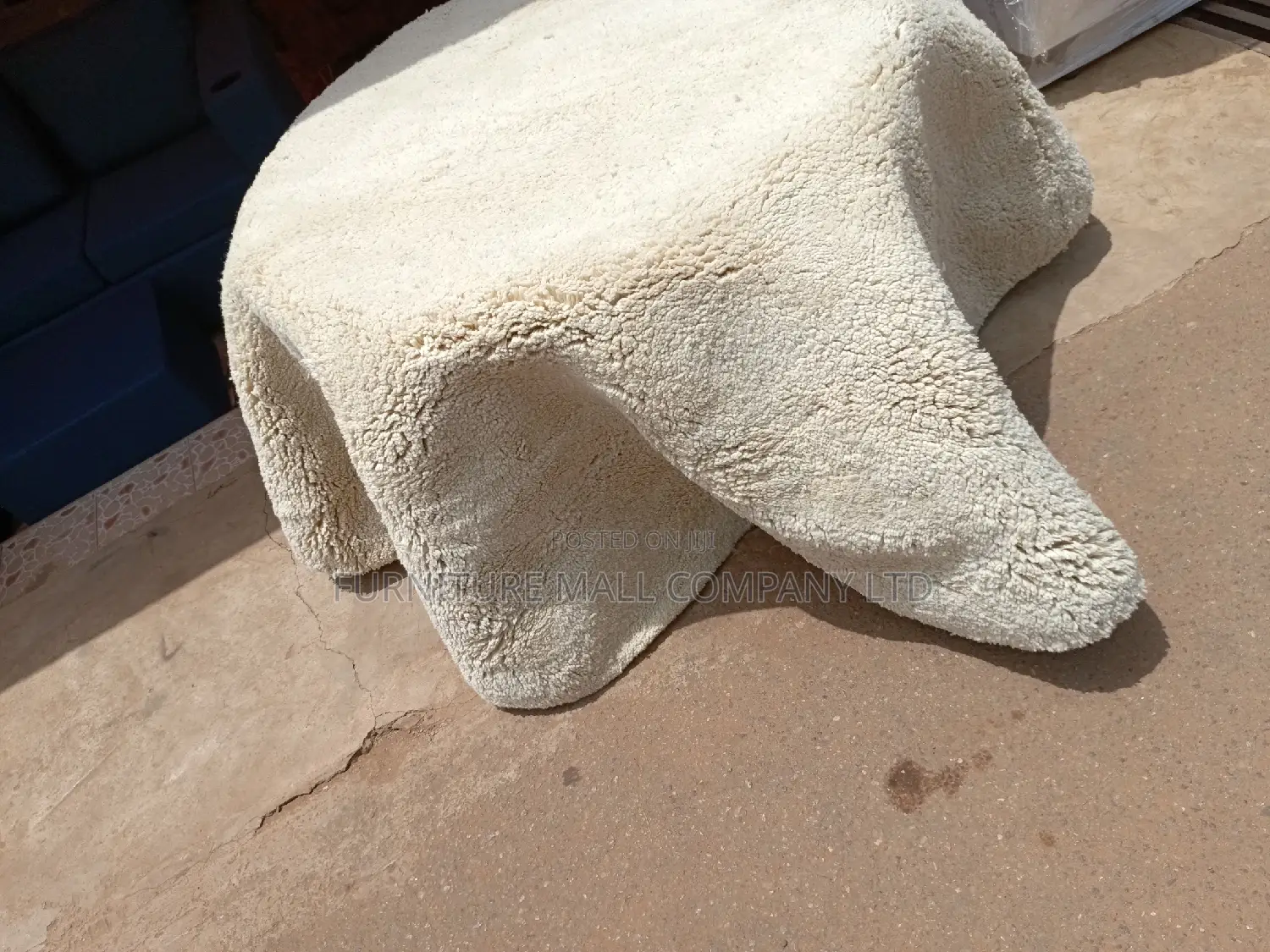 FURNITURE MALL COMPANY 8feet Round Carpets. Free Deliv