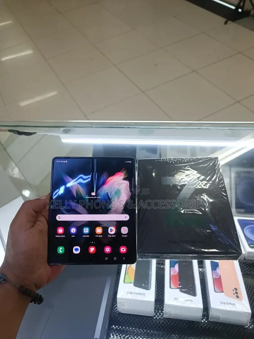 New Samsung Galaxy Z Fold 3 256 GB Black