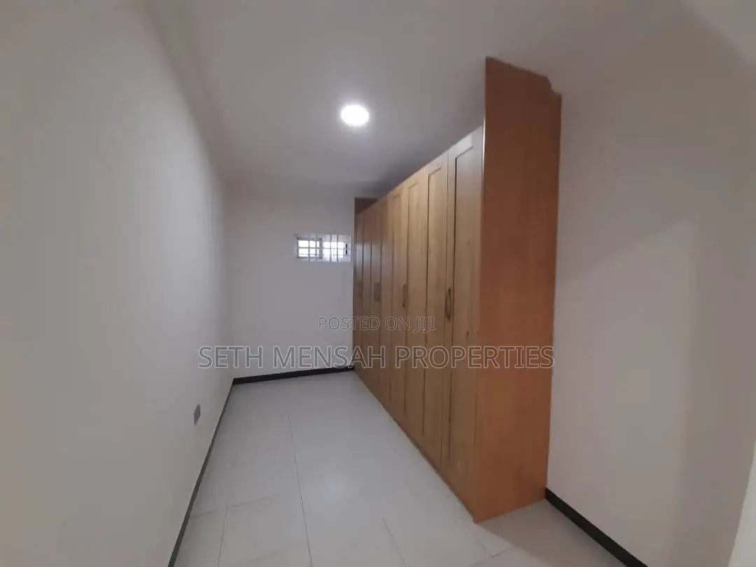 5bdrm House in Skm, Achimota for rent
