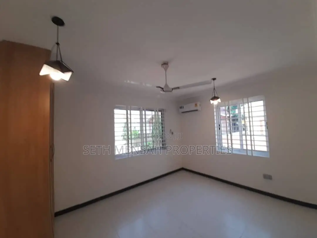 5bdrm House in Skm, Achimota for rent