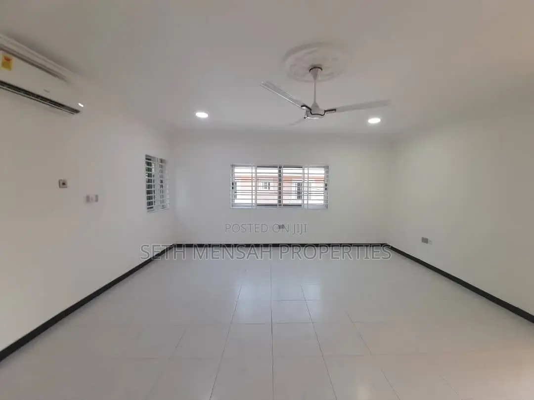 5bdrm House in Skm, Achimota for rent