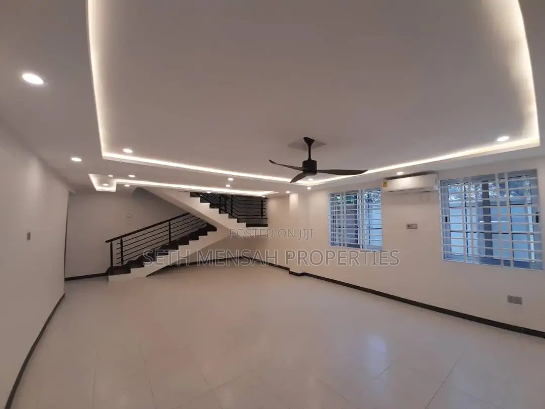 5bdrm House in Skm, Achimota for rent