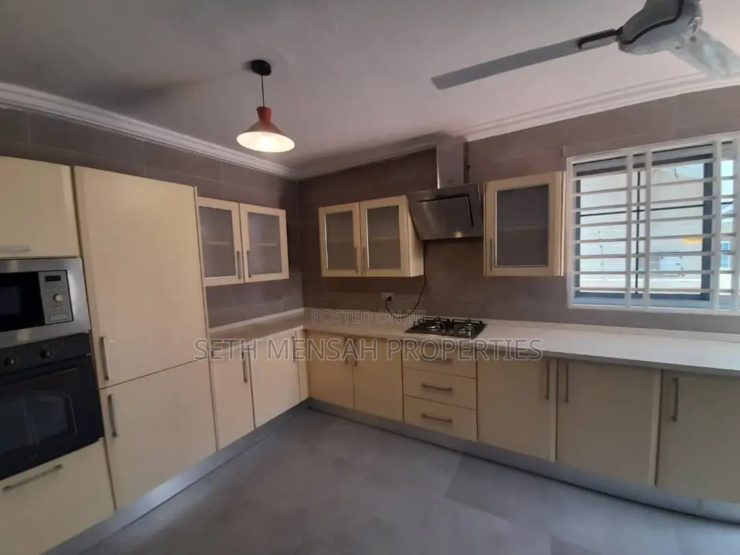 5bdrm House in Skm, Achimota for rent