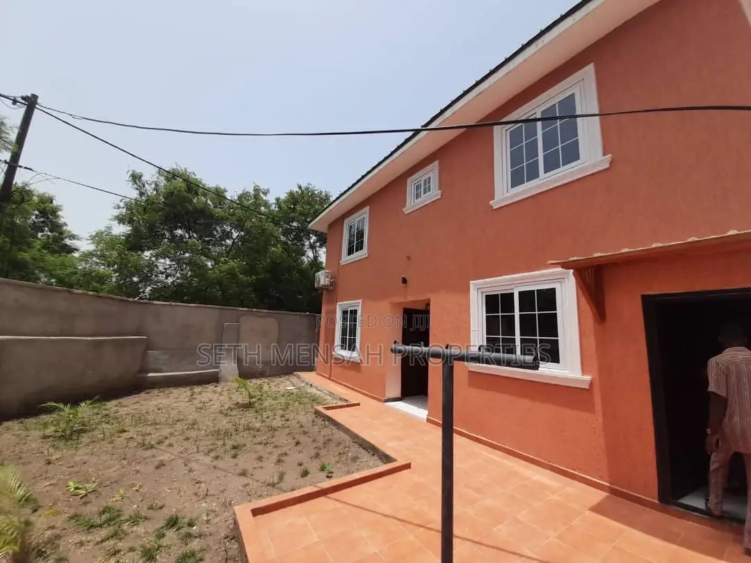 5bdrm House in Skm, Achimota for rent