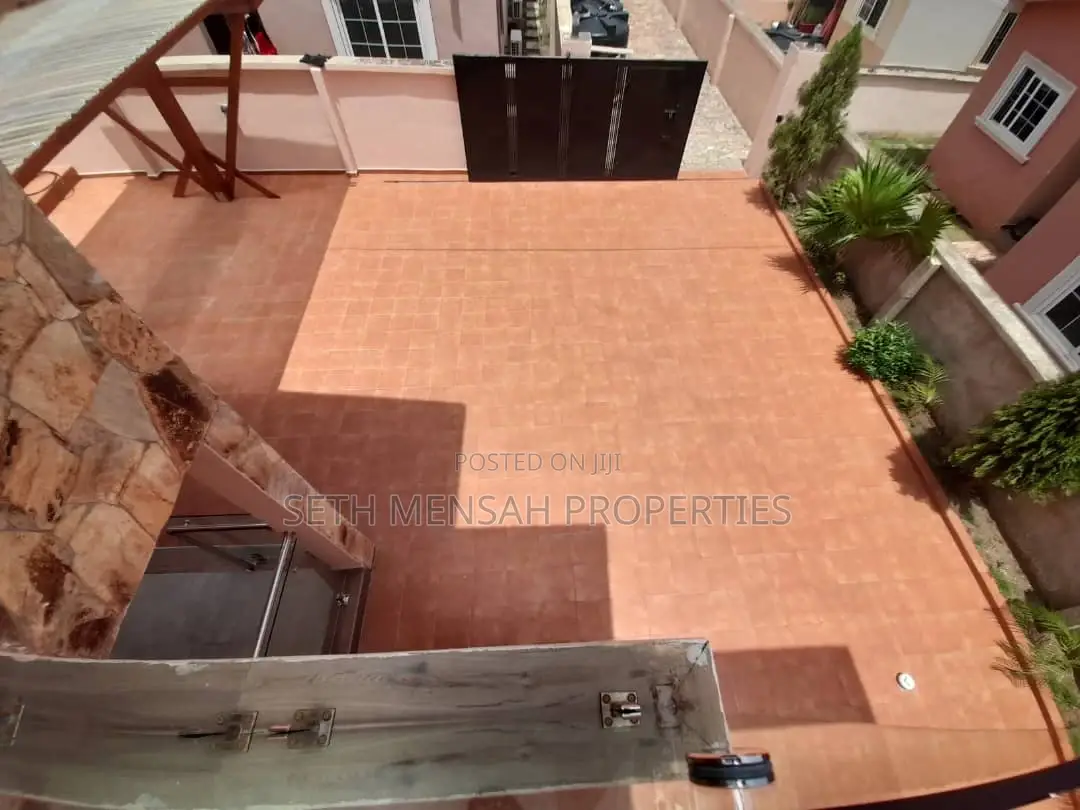5bdrm House in Skm, Achimota for rent