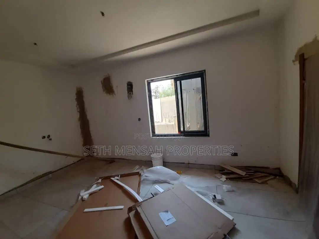 4bdrm House in Skm, Spintex for sale