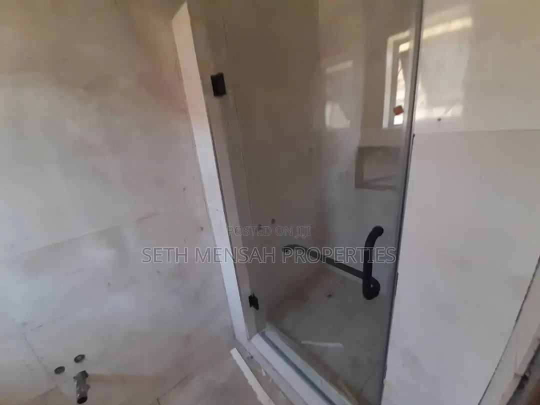 4bdrm House in Skm, Spintex for sale
