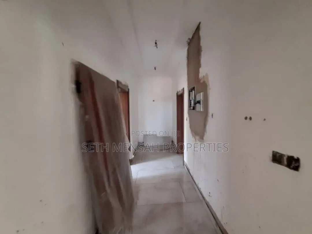 4bdrm House in Skm, Spintex for sale