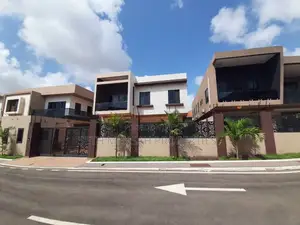 4bdrm House in Skm, Spintex for sale