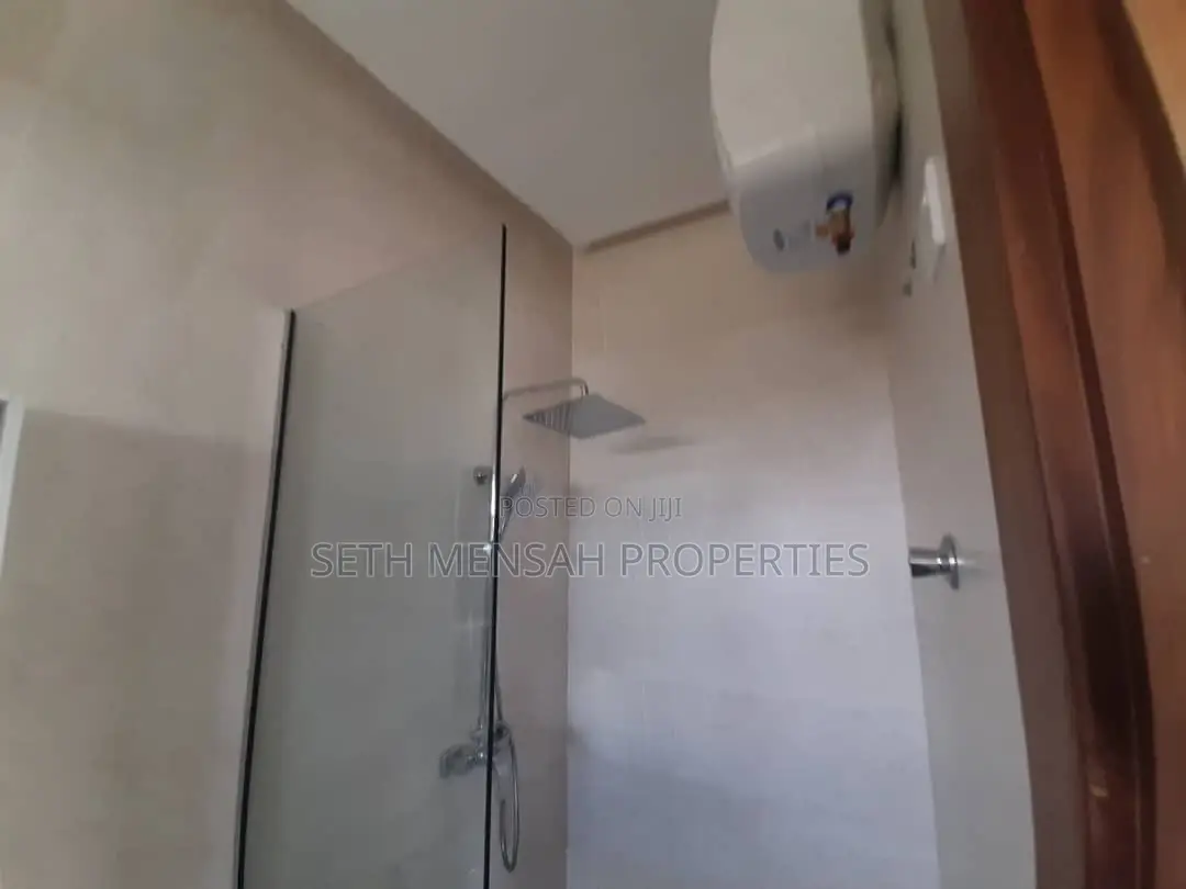 4bdrm House in Skm, Spintex for sale