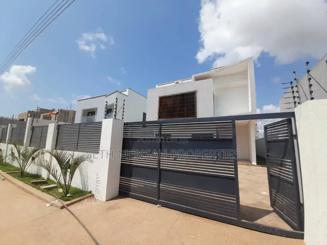 4bdrm House in Skm, Spintex for sale