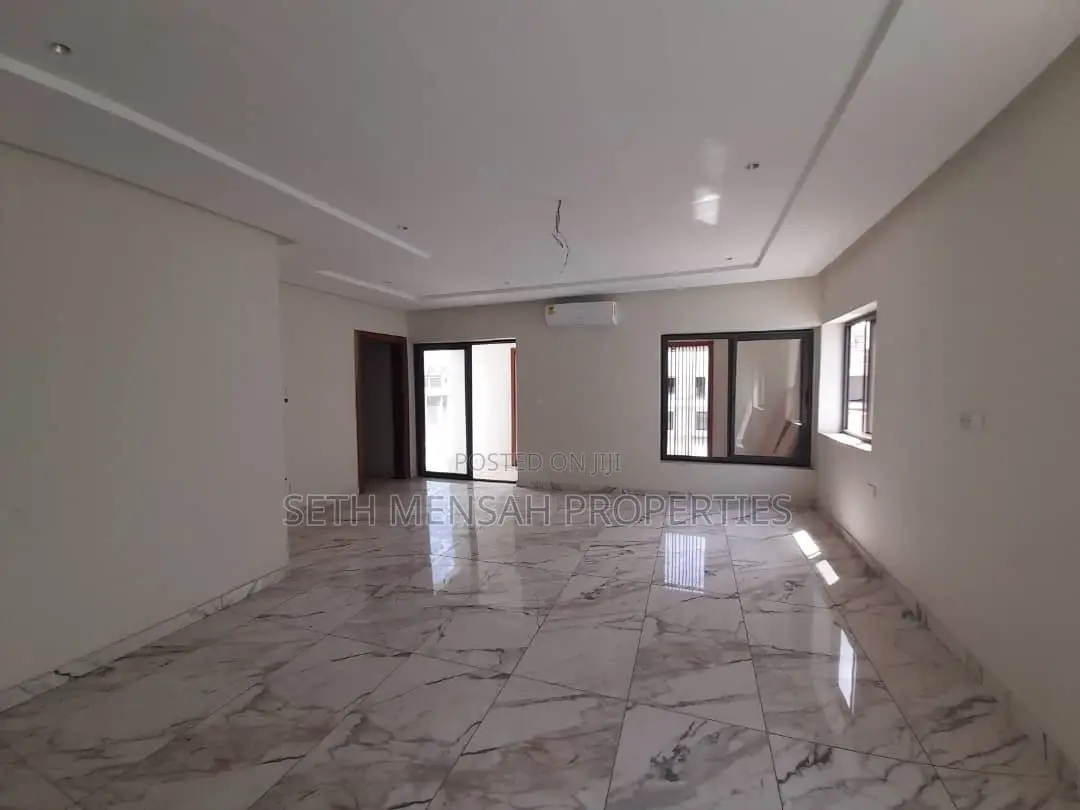 4bdrm House in Skm, Spintex for sale