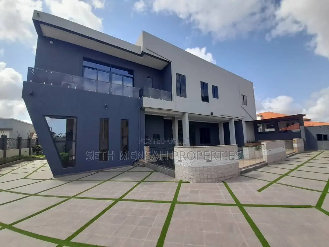 5bdrm House in Skm, Spintex for sale