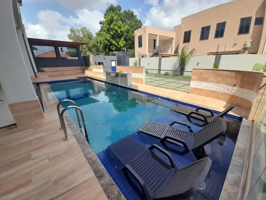 5bdrm House in Skm, Spintex for sale