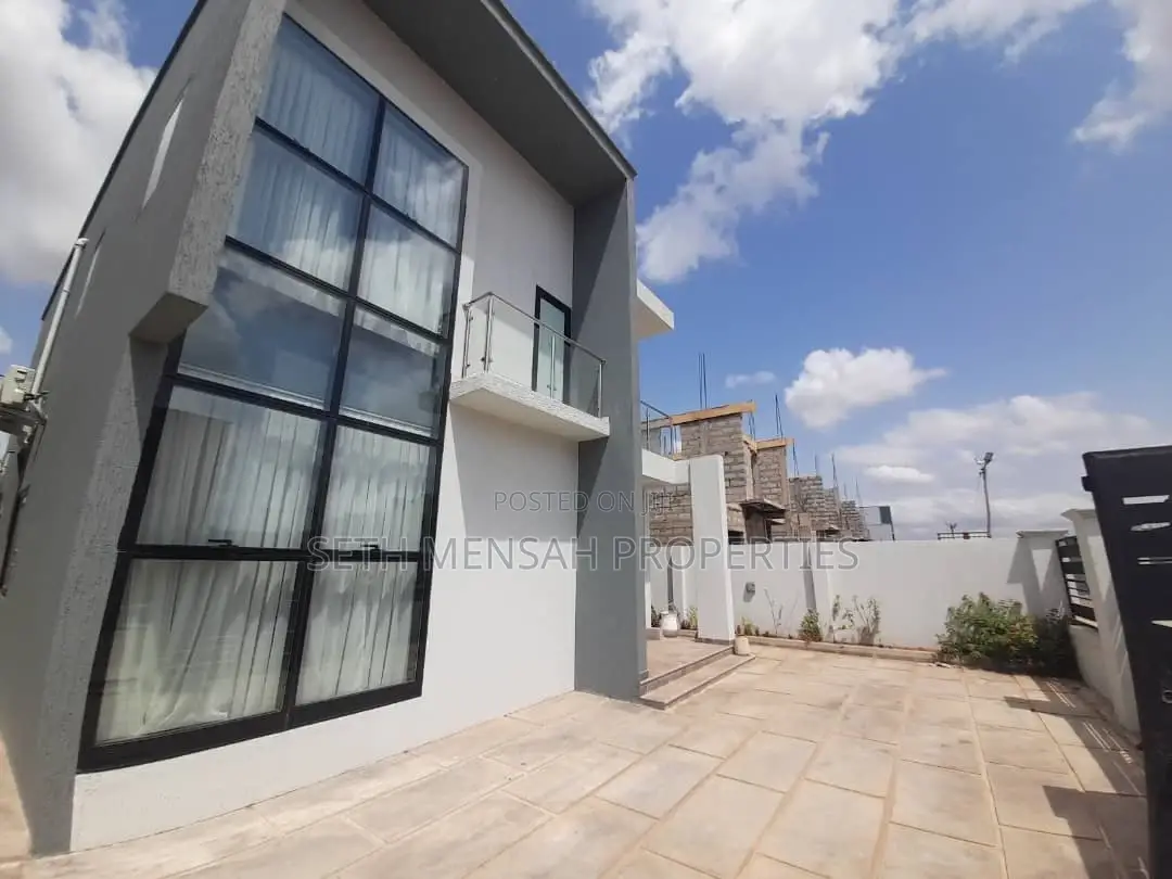 4bdrm House in Skm, Spintex for sale