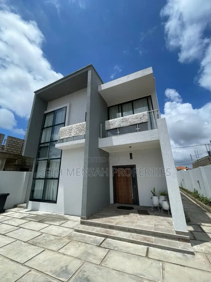 4bdrm House in Skm, Spintex for sale