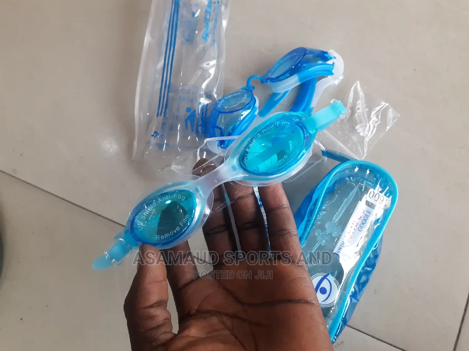 Original Swimming Goggles At Cool Price