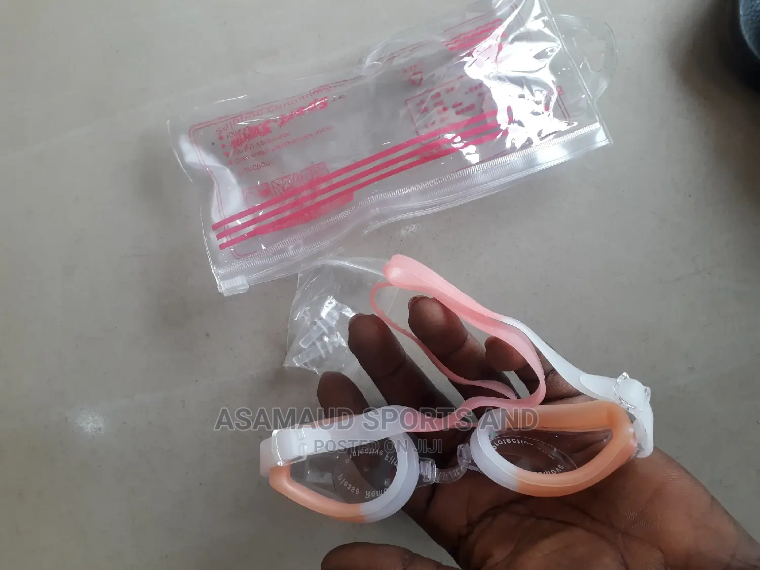 Original Swimming Goggles At Cool Price