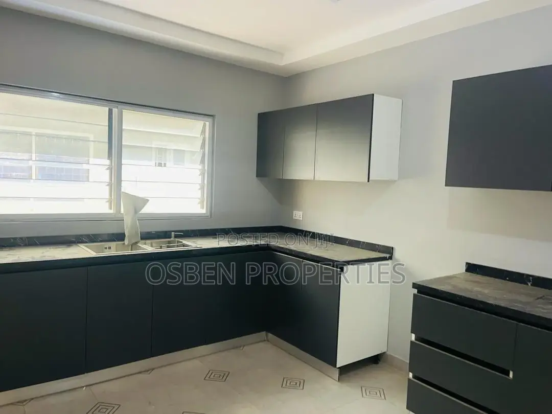 3bdrm Apartment in Pleasant Properties, Spintex for sale