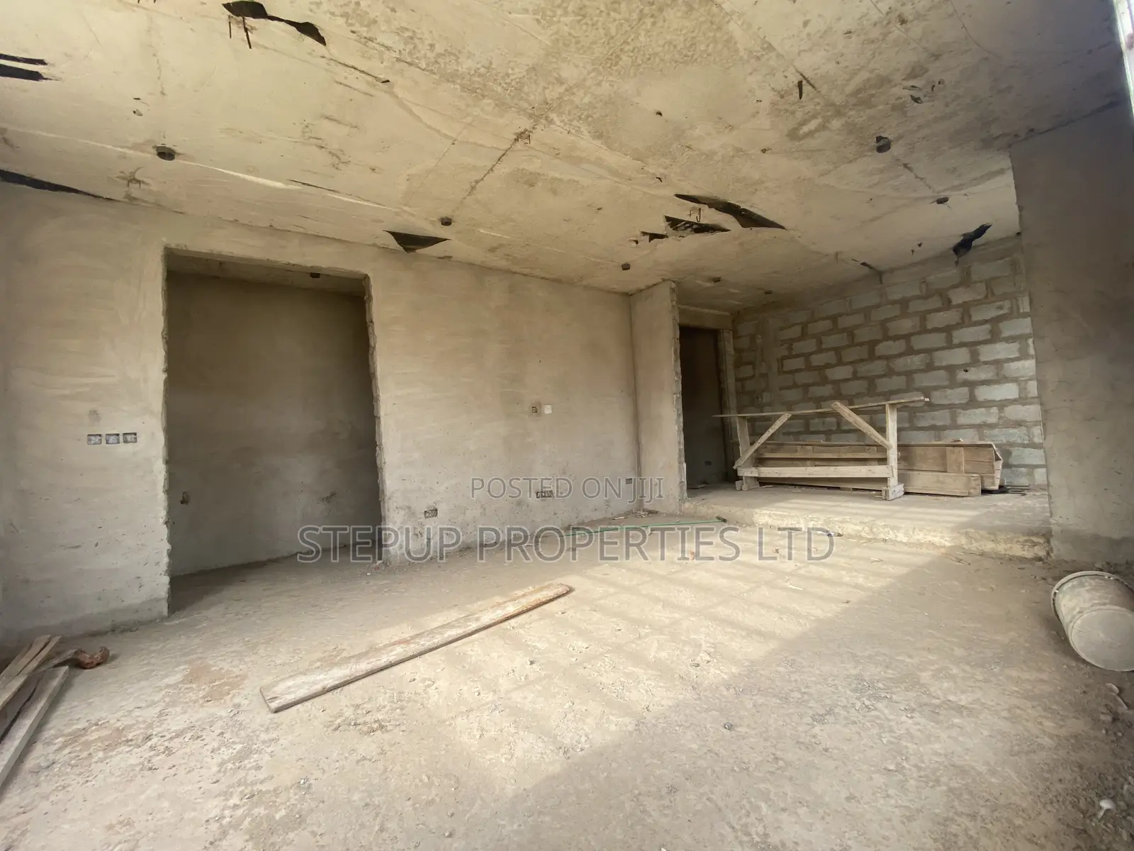 4bdrm House in Lakeside Comm 6, Ashaley Botwe for sale