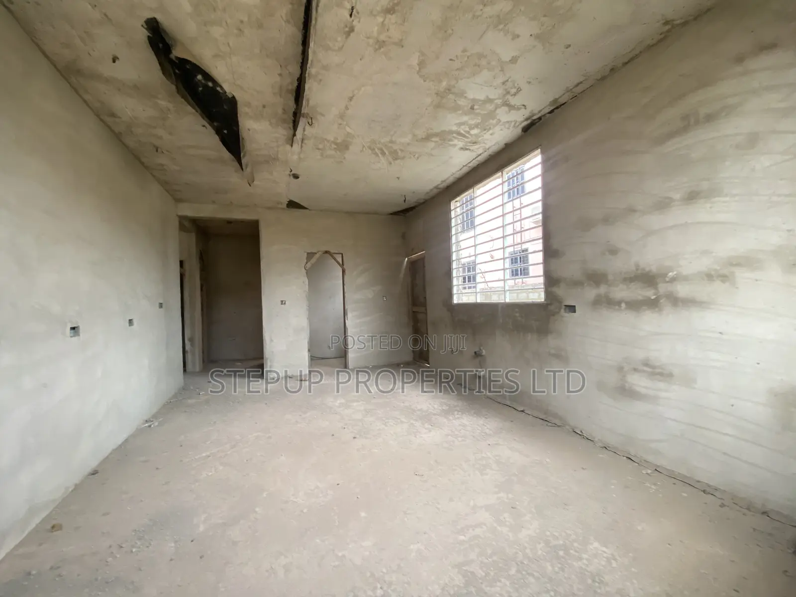 4bdrm House in Lakeside Comm 6, Ashaley Botwe for sale