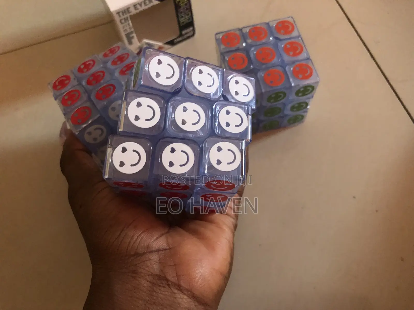 Transparent Emoji Cube (Jiehui)