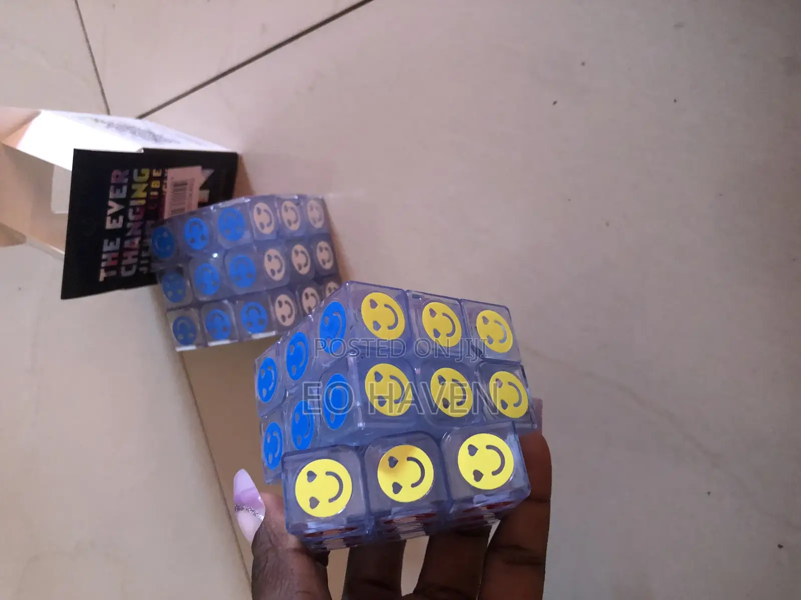 Transparent Emoji Cube (Jiehui)