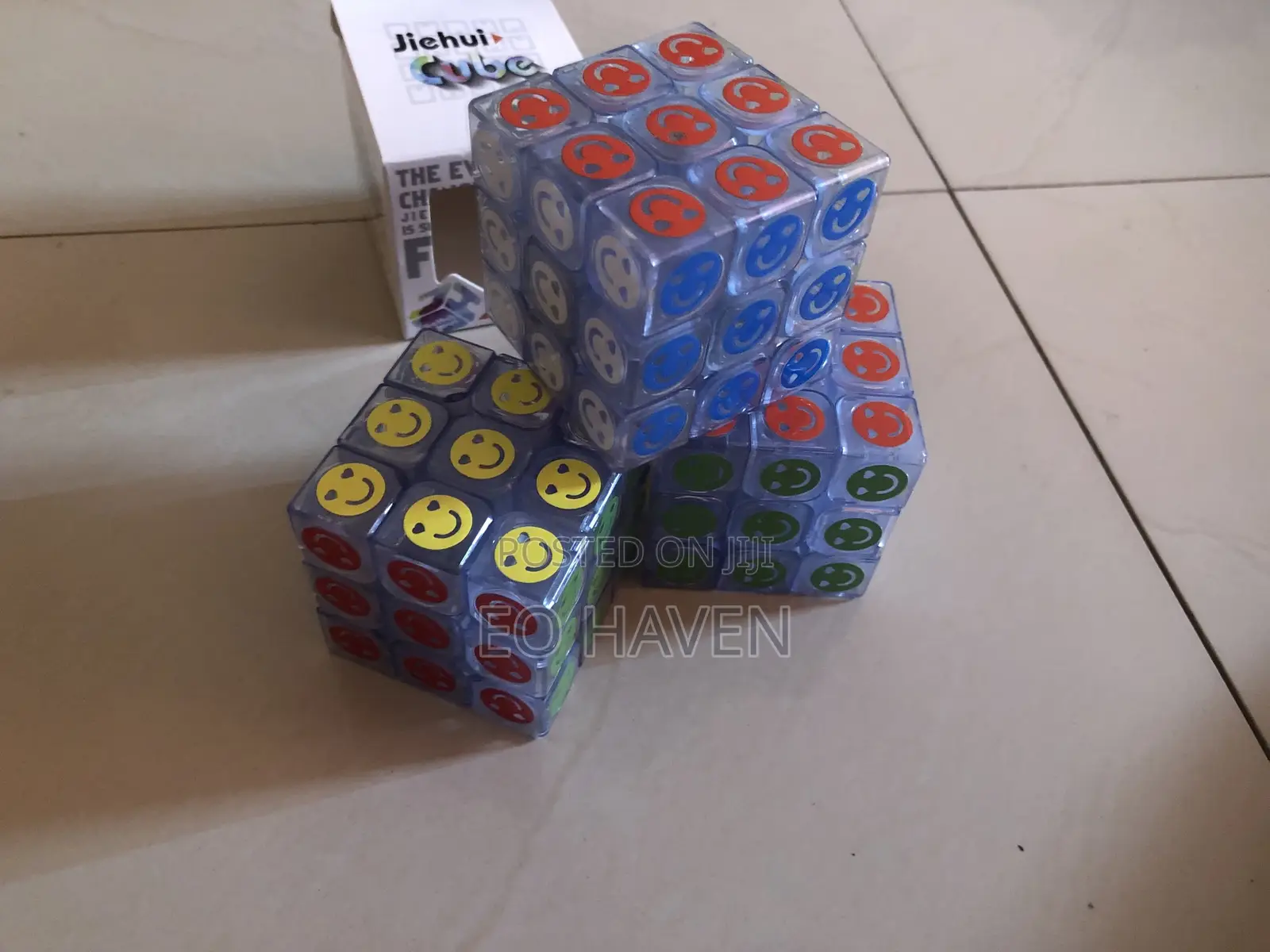 Transparent Emoji Cube (Jiehui)