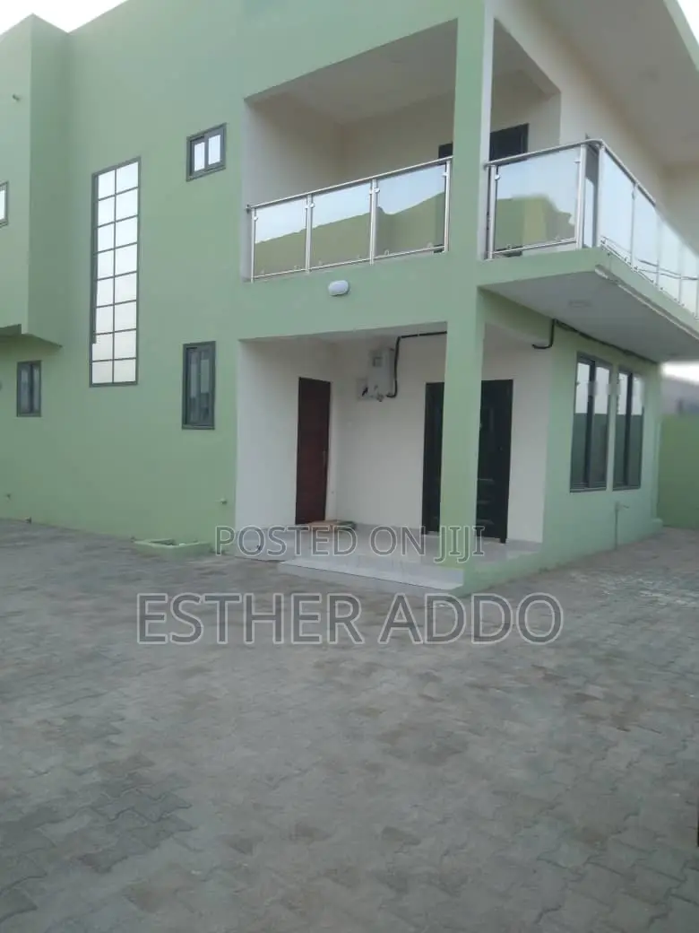 4bdrm Duplex in Lake Side Estate for rent