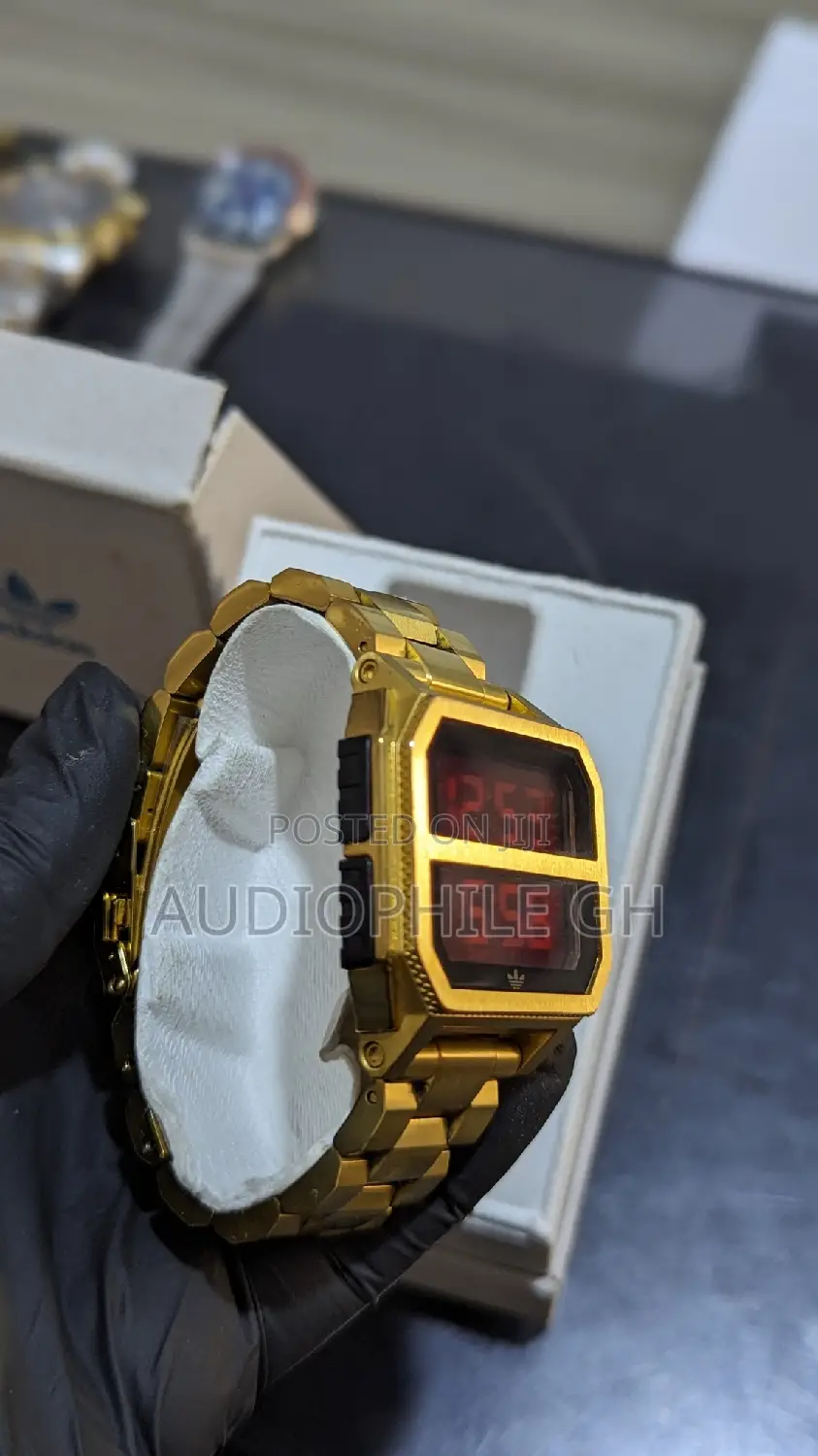 Adidas
Archive MR2 Gold Toned Watch