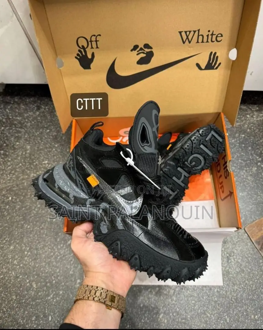 Off White Sneakee