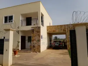 3bdrm Duplex in Oyarifa for rent