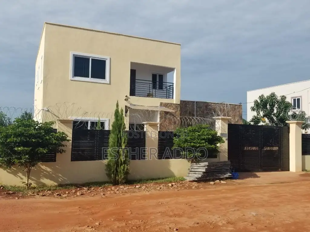 3bdrm Duplex in Oyarifa for rent