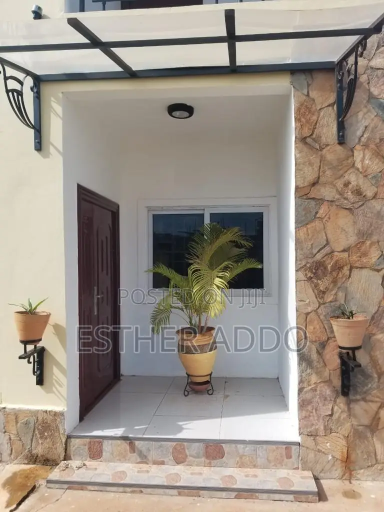 3bdrm Duplex in Oyarifa for rent