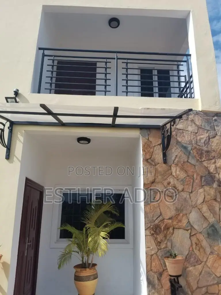 3bdrm Duplex in Oyarifa for rent