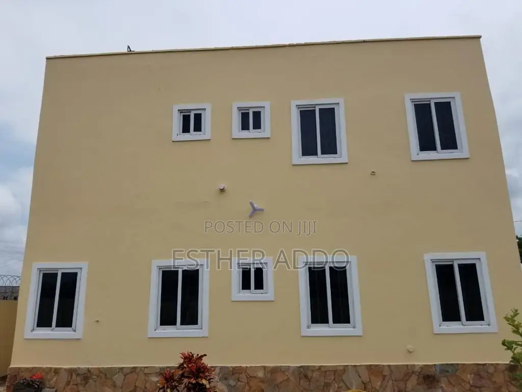 3bdrm Duplex in Oyarifa for rent