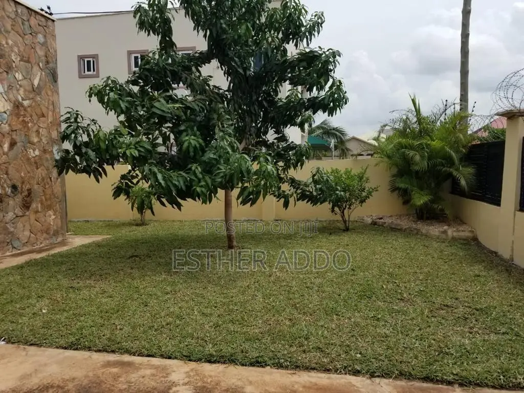 3bdrm Duplex in Oyarifa for rent