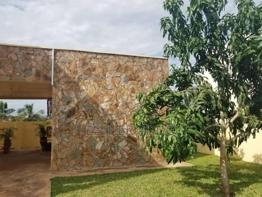 3bdrm Duplex in Oyarifa for rent