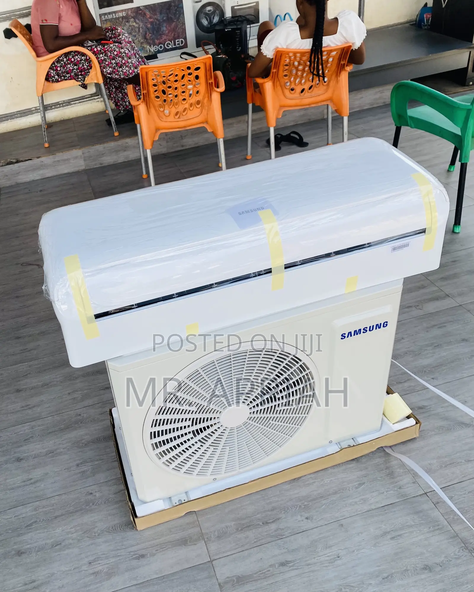 Authentic Samsung 2.5hp Split Type Inverter Ac(White).