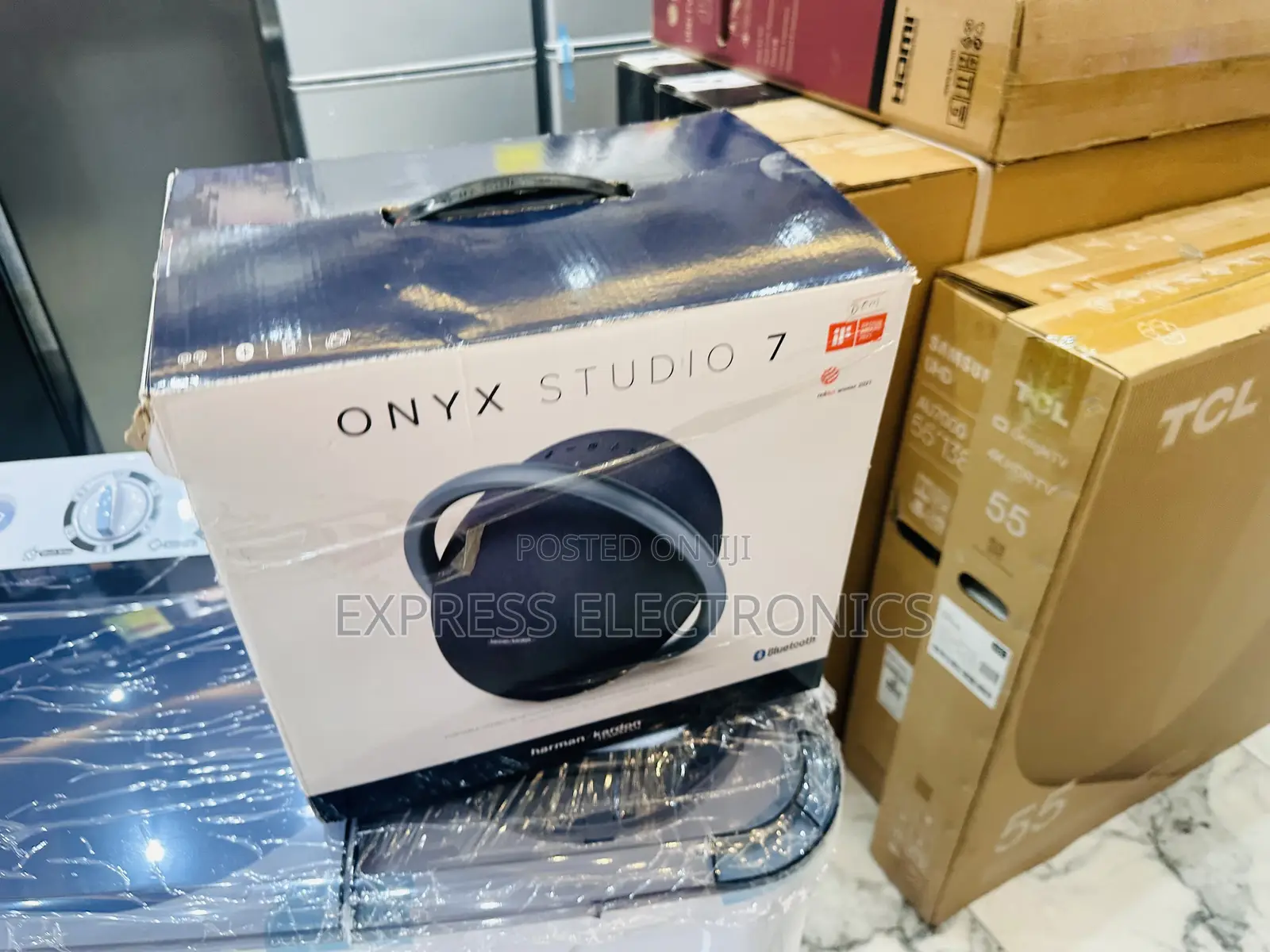 Feel the Vibes With Onyx 7
